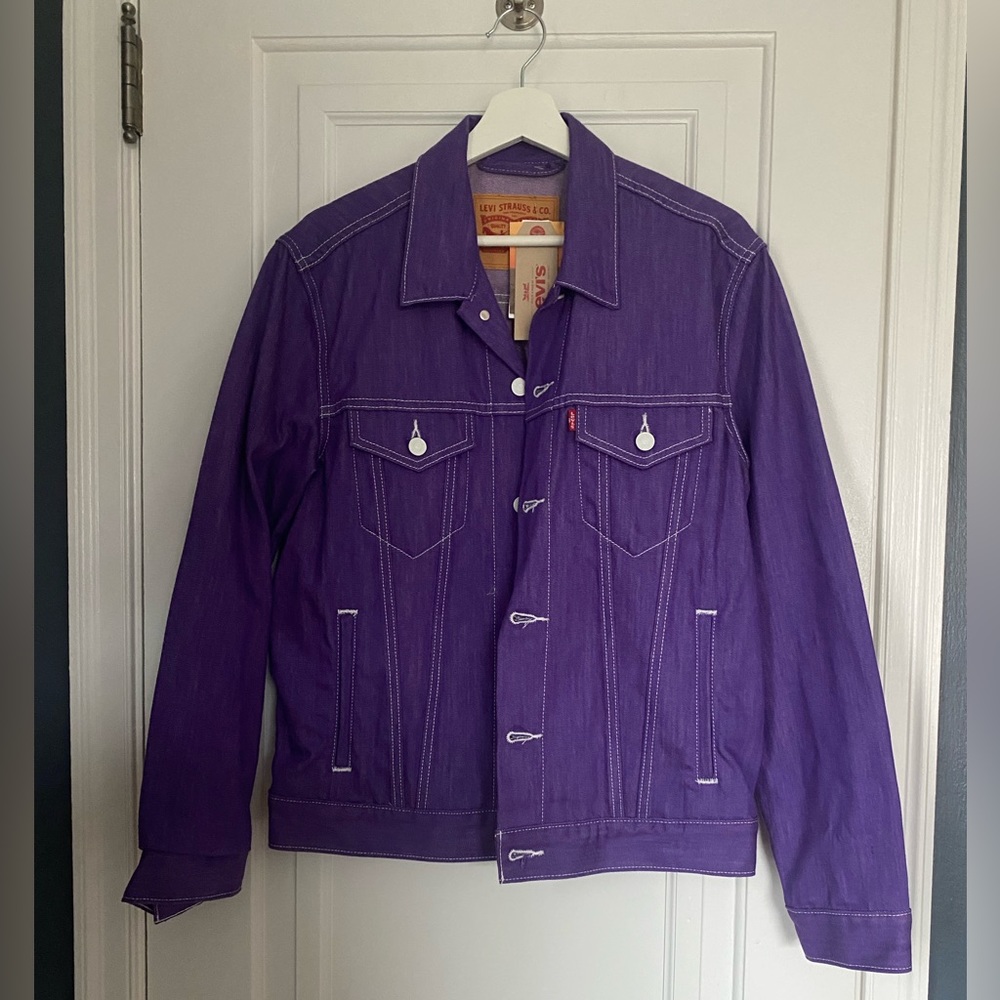 Medium Levi’s purple denim jacket